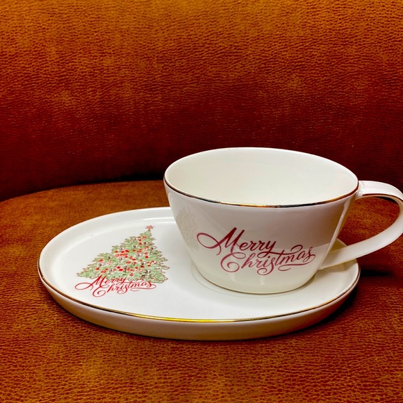 Star Tree Scallop
by GRACE'S TEA-WARE Snack Plate & Cup Set - Picture 2 of 8